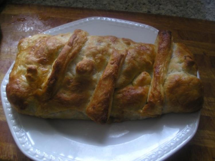 Putenfilet ala Wellington mit grünem Spargel im Prosciutto ...