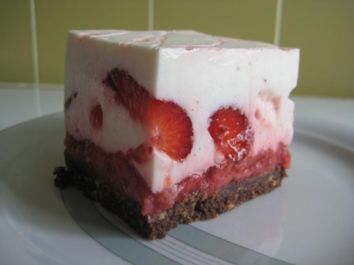 Erdbeer-Joghurt-Rahm-Schnitte - Rezept - Bild Nr. 3