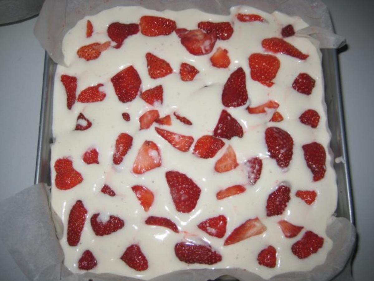 Erdbeer-Joghurt-Rahm-Schnitte - Rezept - Bild Nr. 22