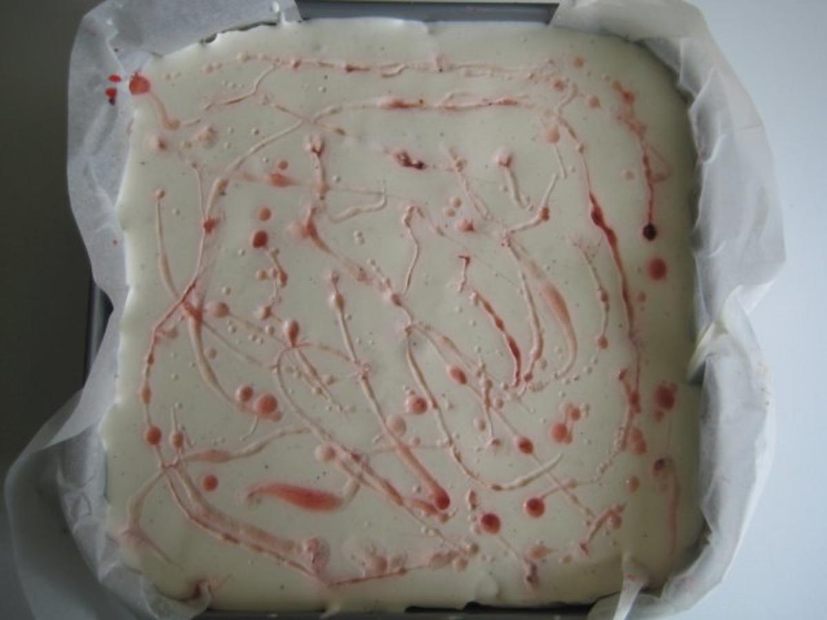 Erdbeer-Joghurt-Rahm-Schnitte - Rezept - Bild Nr. 24
