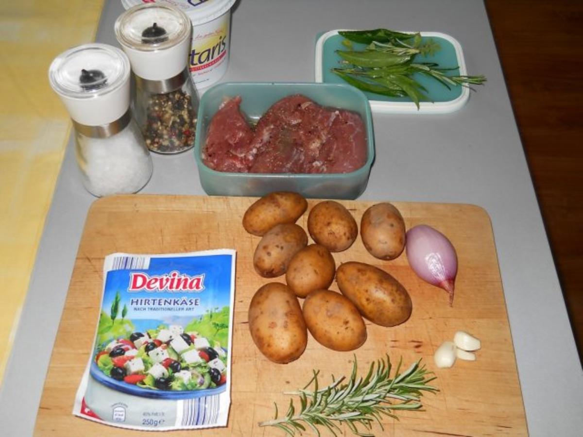 Schweinemedaillons auf einem Spinatbett mit Fetakäse überbacken - Rezept - Bild Nr. 4