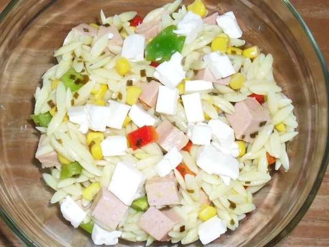 Nudelsalat nach Art der Helenen - Rezept - Bild Nr. 2