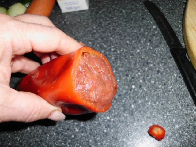 Rezept: Gefüllte Paprika, scharf und überbacken Bild Nr. 2 Gefüllte Paprika, scharf und überbacken - Rezept - Bild Nr. 2