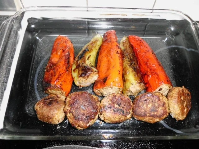 Rezept: Gefüllte Paprika, scharf und überbacken Bild Nr. 9 Gefüllte Paprika, scharf und überbacken - Rezept - Bild Nr. 9