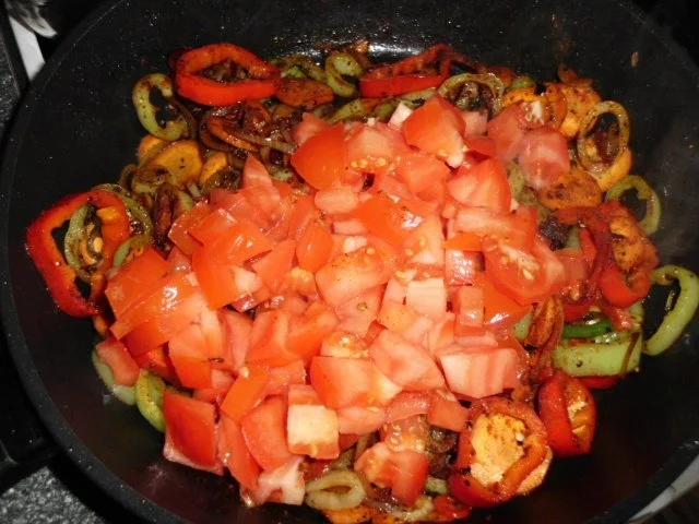 Rezept: Gefüllte Paprika, scharf und überbacken Bild Nr. 11 Gefüllte Paprika, scharf und überbacken - Rezept - Bild Nr. 11