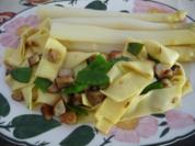 Unter 30 Minuten : Gebratene Weißwurst mit Zuckerschoten an Bandnudeln - Rezept