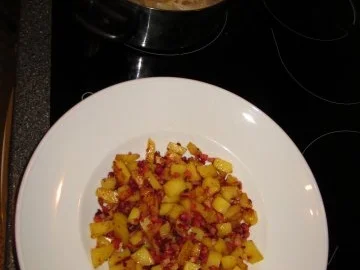 Rezept: Spargelsüppchen mit Kartoffeln und Speck Bild Nr. 2 Spargelsüppchen mit Kartoffeln und Speck - Rezept - Bild Nr. 2