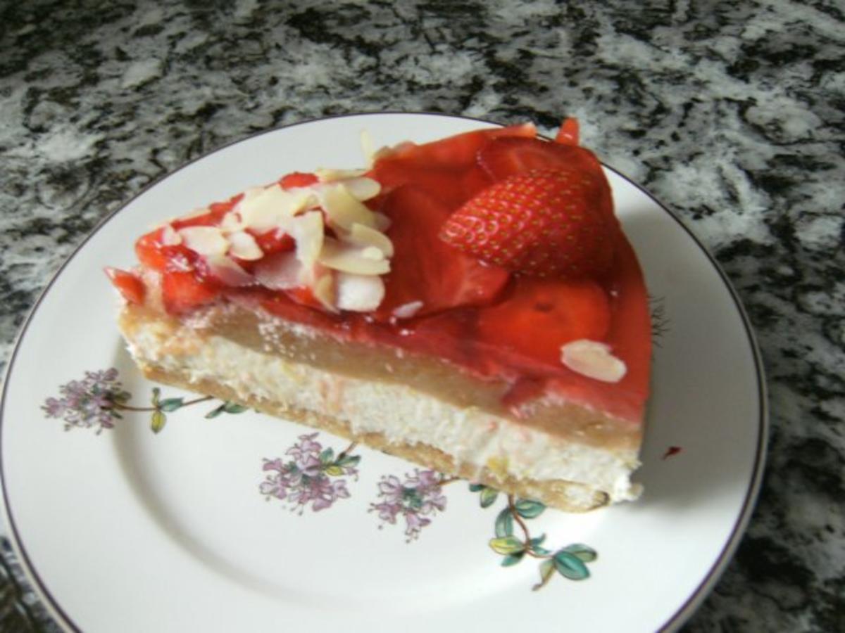 Rhabarber-Erdbeer-Philadelphia-Torte - Rezept - Bild Nr. 2