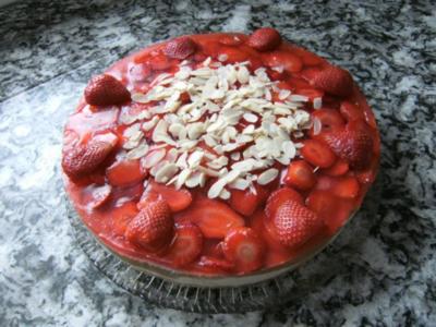 Rezept: Rhabarber-Erdbeer-Philadelphia-Torte Rhabarber-Erdbeer-Philadelphia-Torte - Rezept