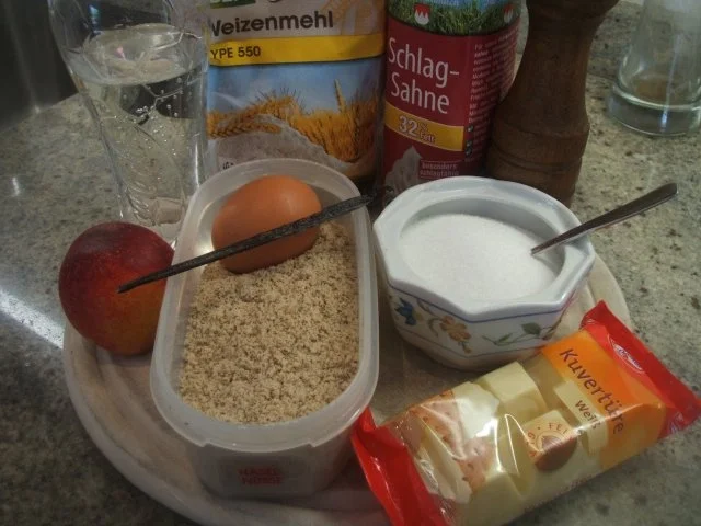 Dessert: Vanille-Mandel-Pfannkuchen mit Nektarinenfüllung - Rezept - Bild Nr. 2