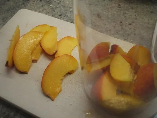 Dessert: Vanille-Mandel-Pfannkuchen mit Nektarinenfüllung - Rezept - Bild Nr. 8