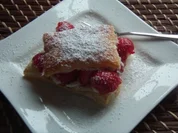 Frische Erdbeeren auf Blätterteig mit Sahne - Rezept