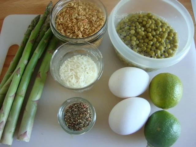 Spargel in legierter Limetten-Hühnersuppe mit "Butterchilli Erbsen" Topping - Rezept - Bild Nr. 4