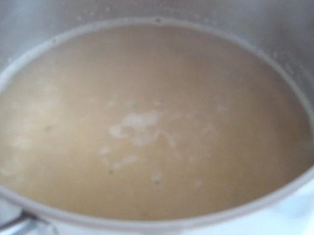 Spargel in legierter Limetten-Hühnersuppe mit "Butterchilli Erbsen" Topping - Rezept - Bild Nr. 6