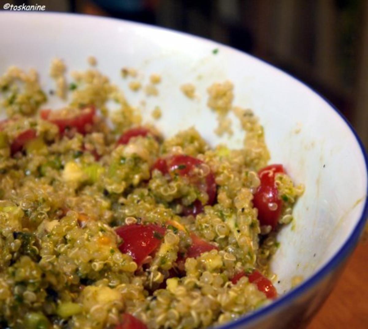 Hähnchenbrust unter Kürbiskernhaube mit Quinoa-Salat - Rezept - Bild Nr. 11