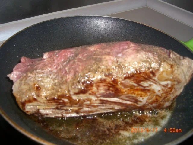 Rinderfilet im Speckmantel mit Bratkartoffel und Pfefferahmsauce - Rezept - Bild Nr. 3
