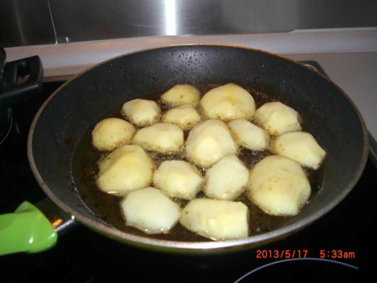Rinderfilet im Speckmantel mit Bratkartoffel und Pfefferahmsauce - Rezept - Bild Nr. 9