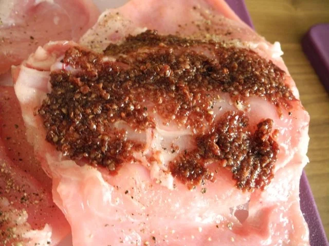 Rezept: Wild & Co : Gewickelte Kaninchenrückenteile mit Petersilien - Kartoffel - Stampf Bild Nr. 9 Wild & Co : Gewickelte Kaninchenrückenteile mit Petersilien - Kartoffel - Stampf - Rezept - Bild Nr. 9