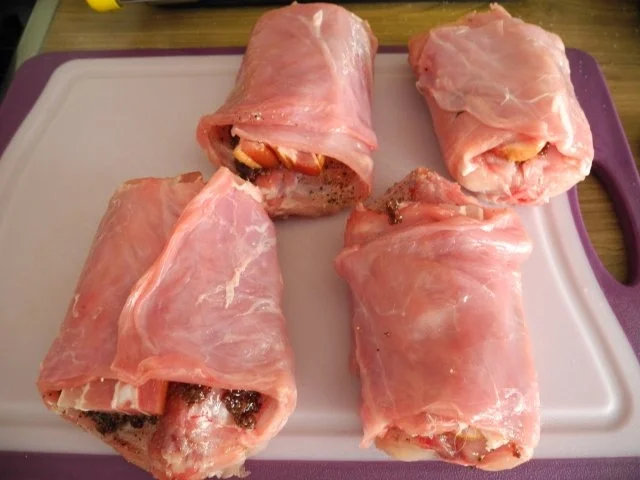 Rezept: Wild & Co : Gewickelte Kaninchenrückenteile mit Petersilien - Kartoffel - Stampf Bild Nr. 12 Wild & Co : Gewickelte Kaninchenrückenteile mit Petersilien - Kartoffel - Stampf - Rezept - Bild Nr. 12