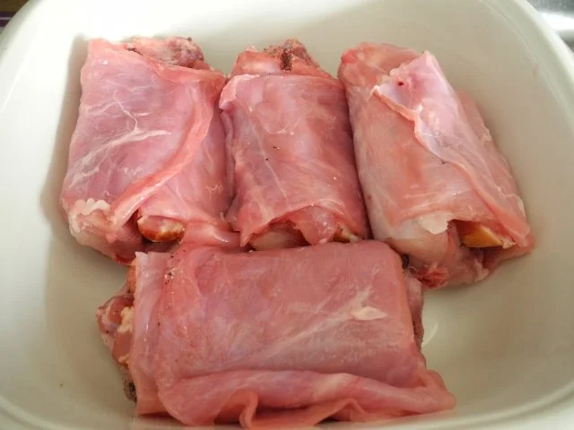 Rezept: Wild & Co : Gewickelte Kaninchenrückenteile mit Petersilien - Kartoffel - Stampf Bild Nr. 13 Wild & Co : Gewickelte Kaninchenrückenteile mit Petersilien - Kartoffel - Stampf - Rezept - Bild Nr. 13