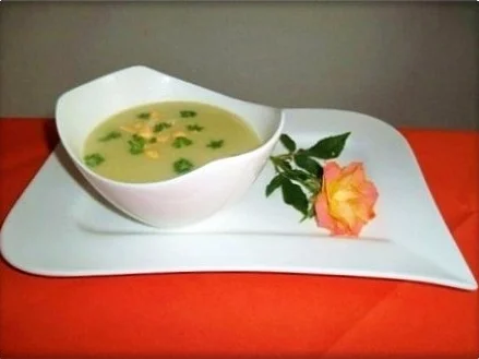 Spargelcremesuppe mit Eierstückchen - Rezept - Bild Nr. 2