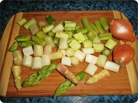 Spargelcremesuppe mit Eierstückchen - Rezept - Bild Nr. 6