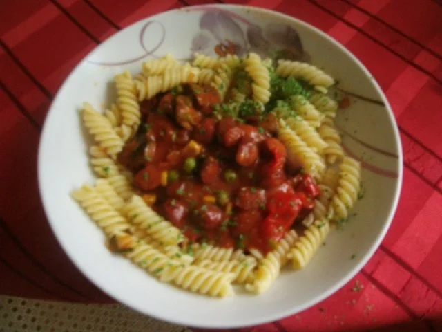 Cabanossipfanne mit Gemüse ,Tomaten und Nudeln - Rezept - Bild Nr. 3