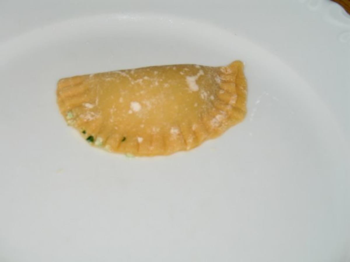 Pasta - Ravioli, selbst gemacht, mit Spinat-Ricotta-Parmesan-Füllung - Rezept - Bild Nr. 14