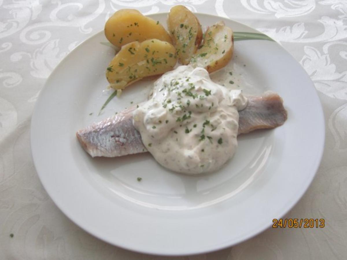 Bilder für Matjesfilets in Sahnesoße mit Ofenkartoffeln - Rezept