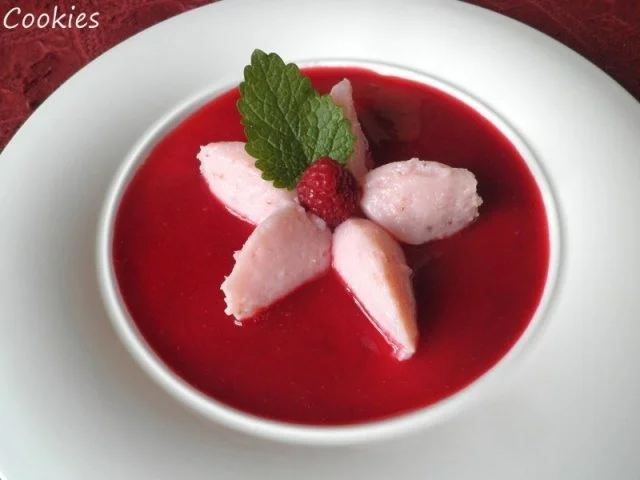 Erdbeer - Buttermilch - Dessert auf Himbeer - Spiegel ... - Rezept - Bild Nr. 5