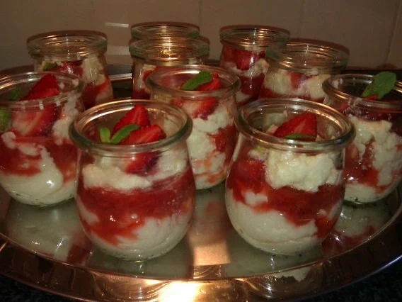 Rezept: Erdbeer-Rhabarber- Grießdessert Bild Nr. 2 Erdbeer-Rhabarber- Grießdessert - Rezept - Bild Nr. 2