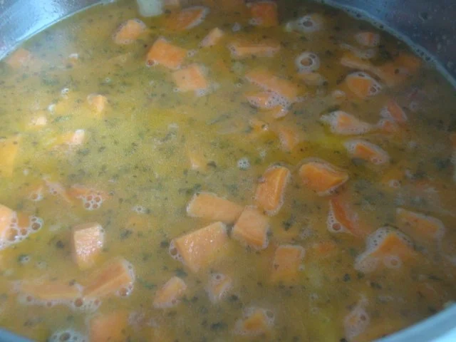 Rezept: Süßkartoffelsüppchen mit "Tomaten Topping" Bild Nr. 11 Süßkartoffelsüppchen mit "Tomaten Topping" - Rezept - Bild Nr. 11