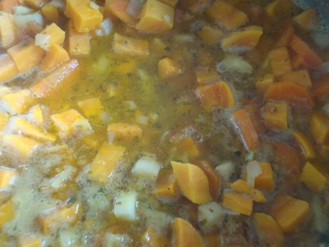 Rezept: Süßkartoffelsüppchen mit "Tomaten Topping" Bild Nr. 13 Süßkartoffelsüppchen mit "Tomaten Topping" - Rezept - Bild Nr. 13