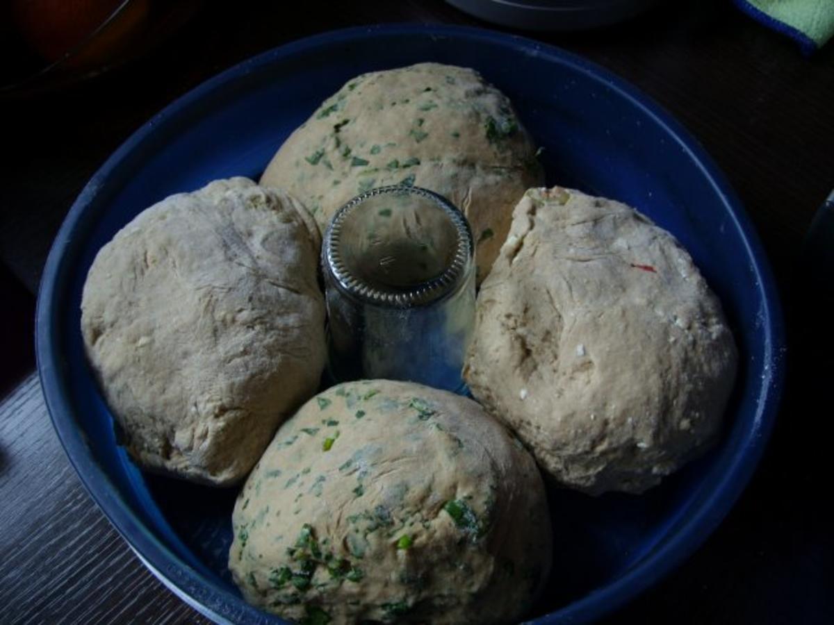 BROT: Zweierlei Brot im Ring - Rezept - Bild Nr. 4