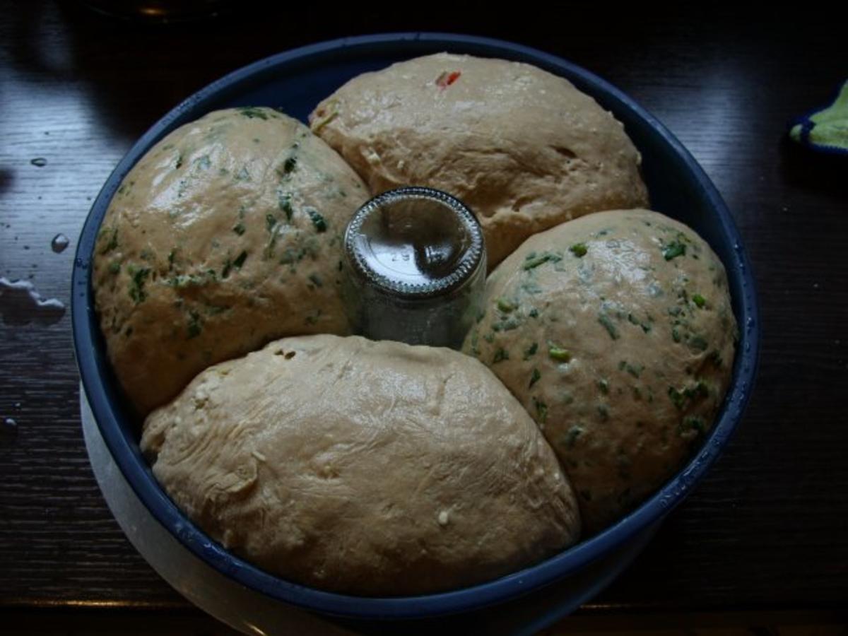 BROT: Zweierlei Brot im Ring - Rezept - Bild Nr. 5