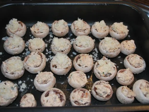 Gefüllte Champignons mit Tomaten-Frischkäse - Rezept - Bild Nr. 2