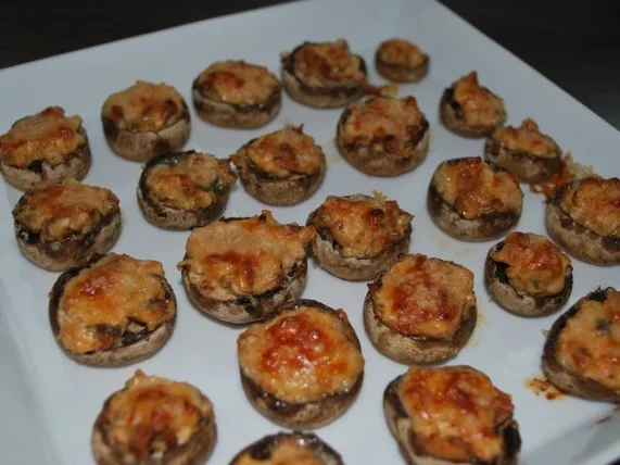 Gefüllte Champignons mit Tomaten-Frischkäse - Rezept