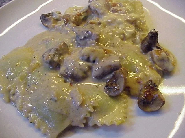 Rezept: Gratiniert Pasta in Pilzsahne Bild Nr. 2 Gratiniert Pasta in Pilzsahne - Rezept - Bild Nr. 2