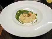 Gebratene Jakobsmuschel auf Petersilienwurzelpüree und Petersiliensoße - Rezept