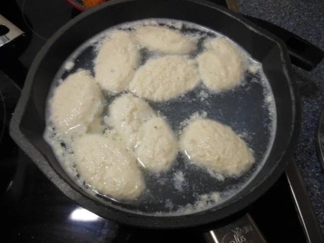 Rezept: Kochen:Zanderklösschen mit Grüner Soße und Safrankartoffeln Bild Nr. 5 Kochen:Zanderklösschen mit Grüner Soße und Safrankartoffeln - Rezept - Bild Nr. 5