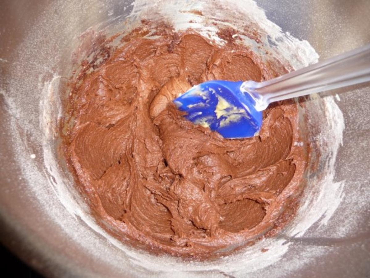 Schokoladenmuffins mit Vanillebuttercreme - Rezept - Bild Nr. 2