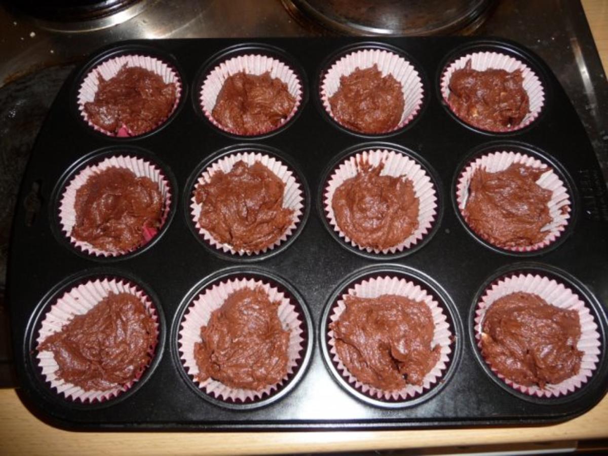 Schokoladenmuffins mit Vanillebuttercreme - Rezept - Bild Nr. 3