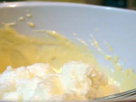 Sesam-Honig-Parfait mit Schokoladensauce - Rezept - Bild Nr. 7