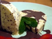 Sesam-Honig-Parfait mit Schokoladensauce - Rezept