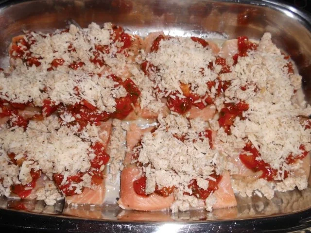 Rezept: Lachsfilet unter einer Bruschetta-Haube>> Bild Nr. 6 Lachsfilet unter einer Bruschetta-Haube>> - Rezept - Bild Nr. 6