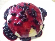 Hefeklöße mit Waldheidelbeeren - Rezept