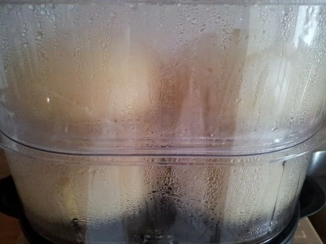 Hefeklöße mit Waldheidelbeeren - Rezept - Bild Nr. 3