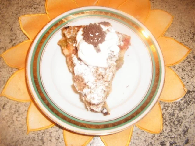 Rezept: Rhabarberkuchen mit Mandelstreuseln Rhabarberkuchen mit Mandelstreuseln - Rezept