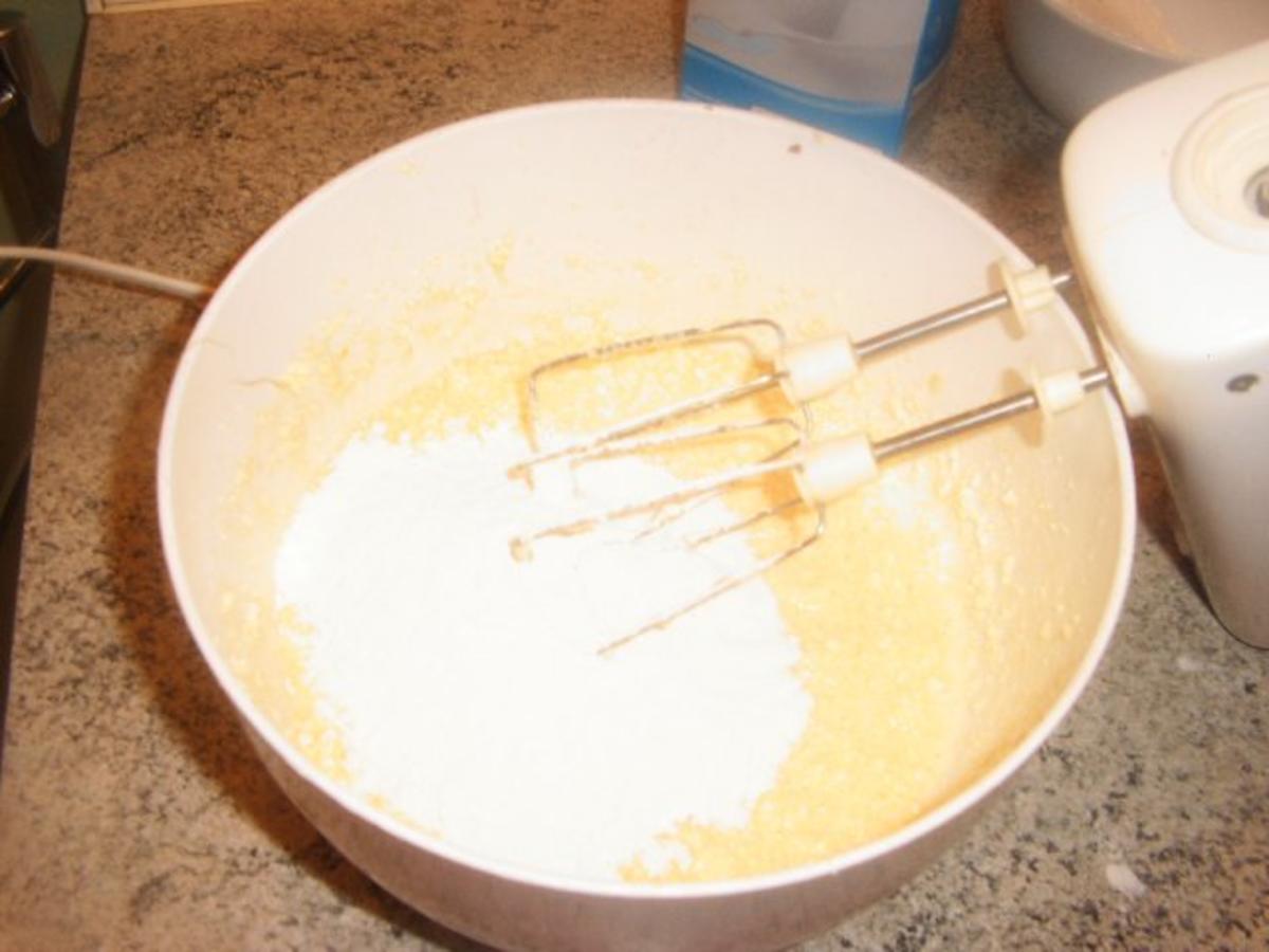 Rhabarberkuchen mit Mandelstreuseln - Rezept - Bild Nr. 3