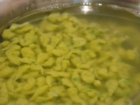 Rezept: Bärlauch-Spätzle mit Parmesan-Sauce Bild Nr. 8 Bärlauch-Spätzle mit Parmesan-Sauce - Rezept - Bild Nr. 8